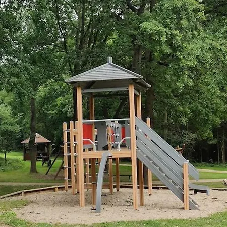Ruhige Terrassenwohnung In Strandnaehe Fuer Bis Zu 4 Personen דירה